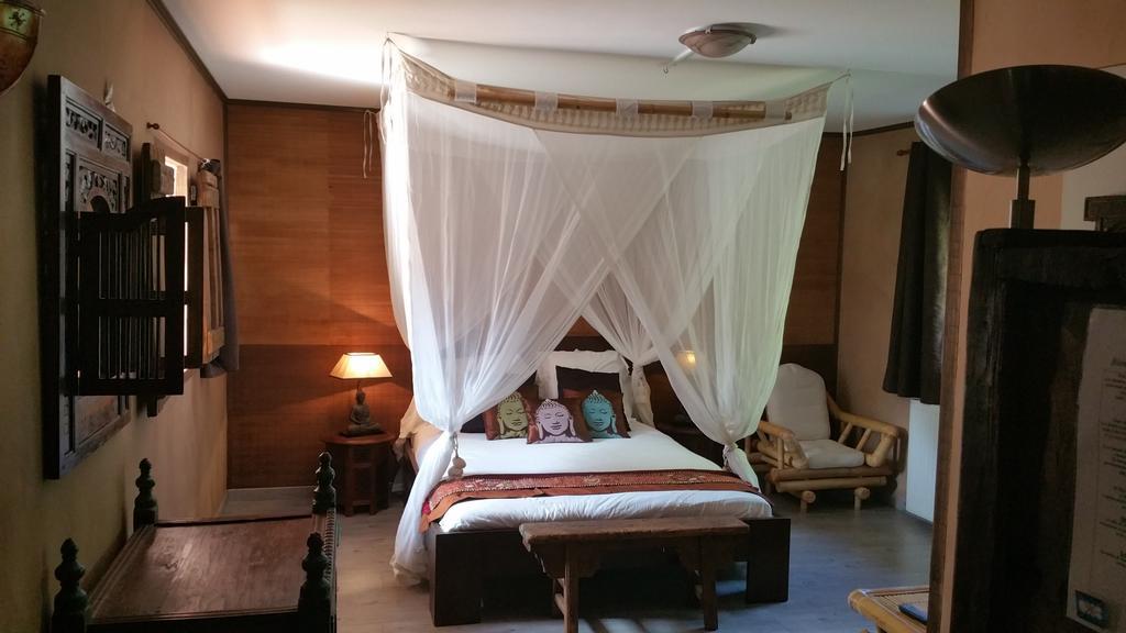 Le Domaine De Saint-Thomin Bed & Breakfast Nostang Rom bilde