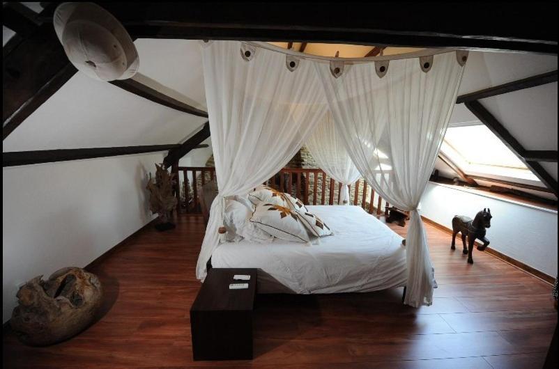 Le Domaine De Saint-Thomin Bed & Breakfast Nostang Rom bilde