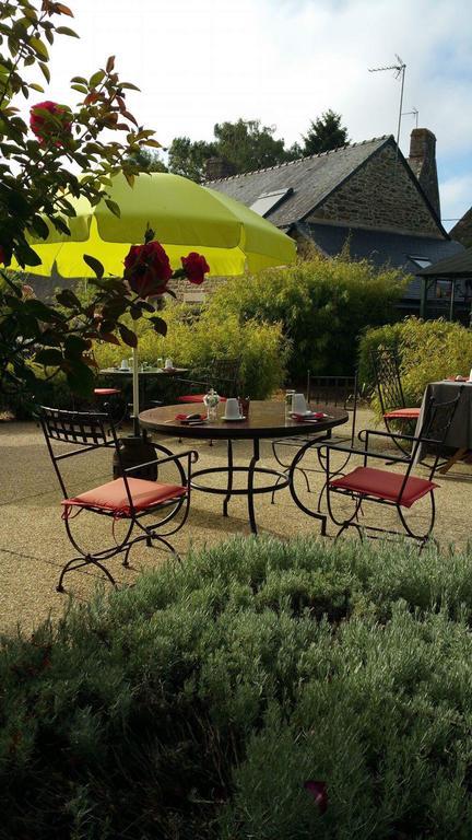 Le Domaine De Saint-Thomin Bed & Breakfast Nostang Eksteriør bilde