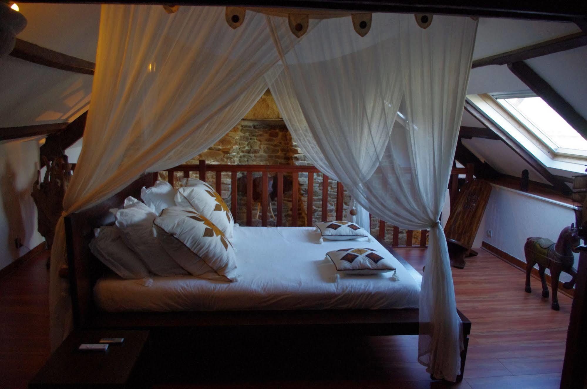 Le Domaine De Saint-Thomin Bed & Breakfast Nostang Eksteriør bilde