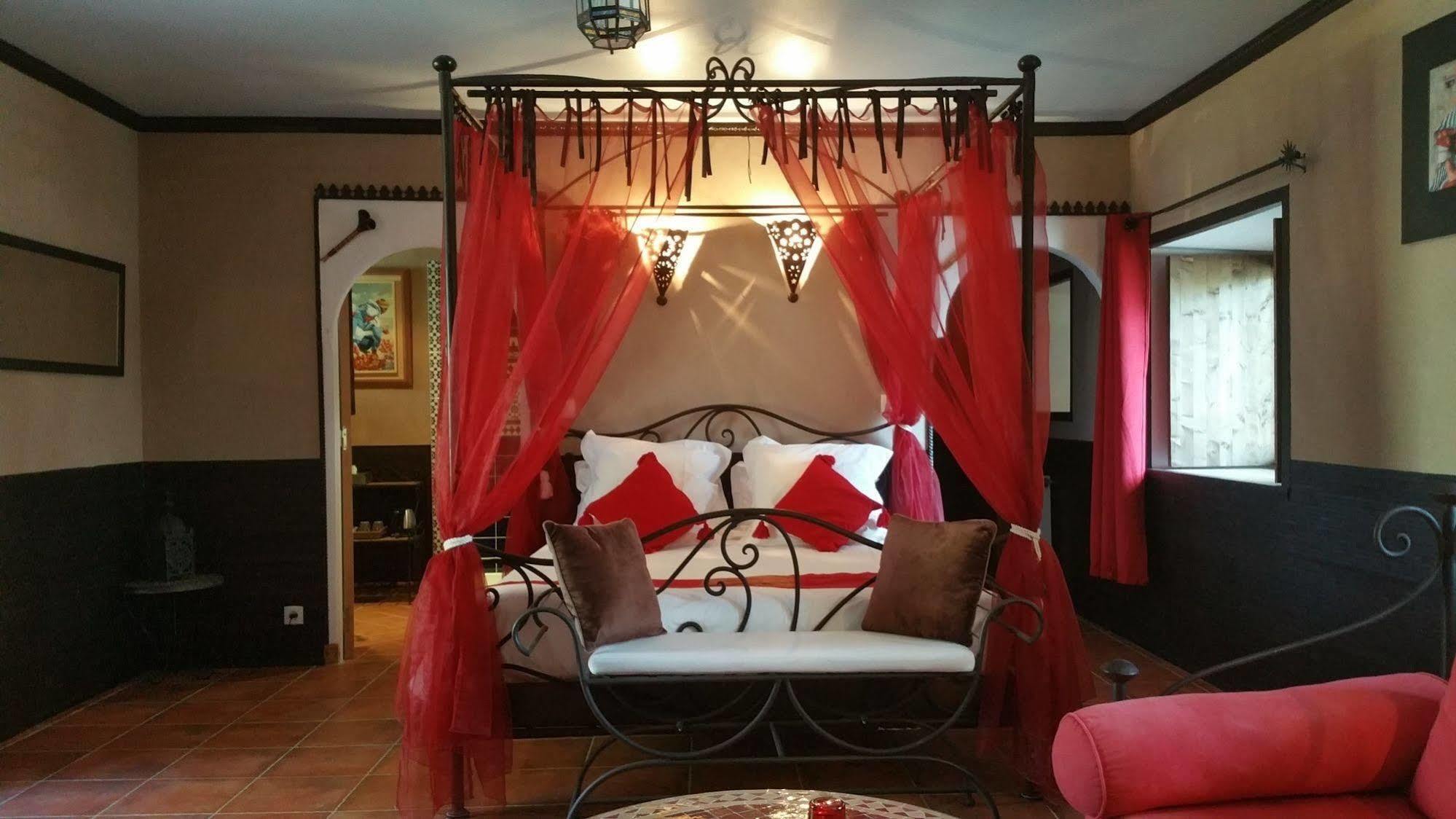 Le Domaine De Saint-Thomin Bed & Breakfast Nostang Eksteriør bilde