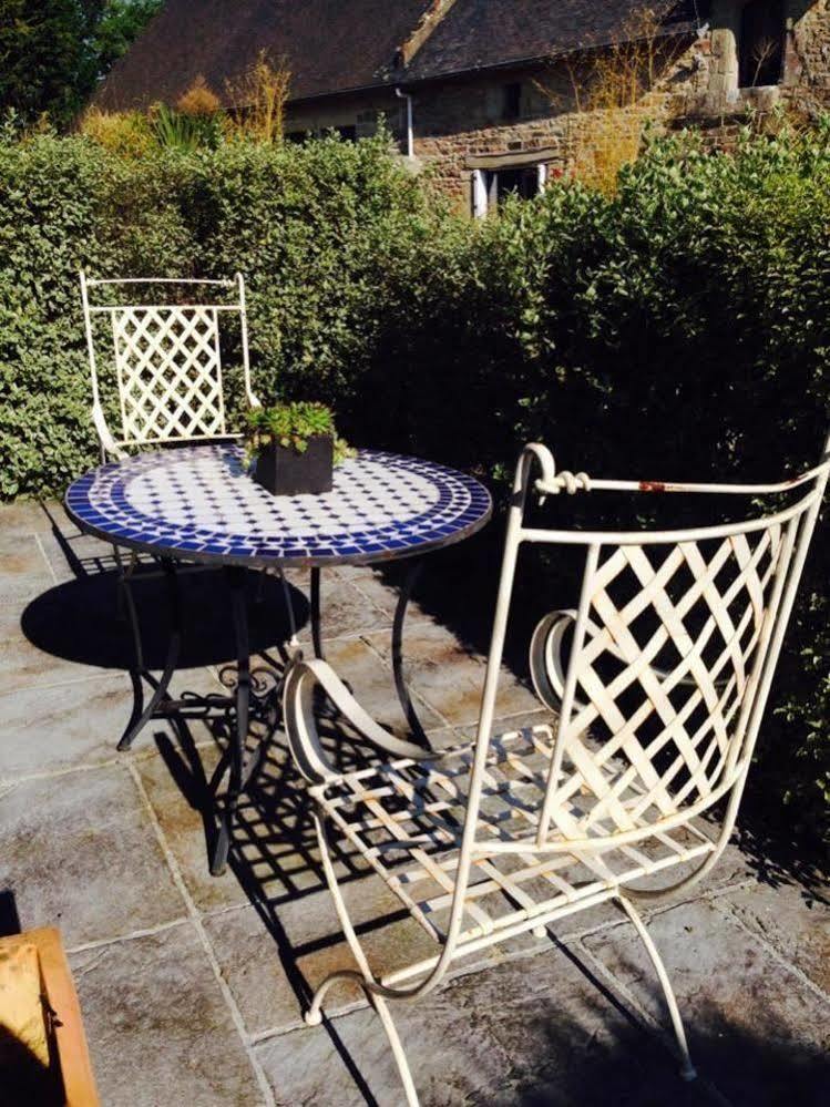 Le Domaine De Saint-Thomin Bed & Breakfast Nostang Eksteriør bilde